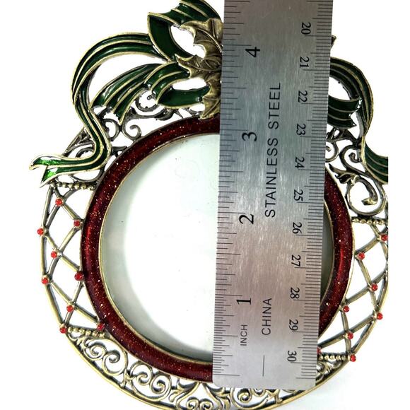Sunflower Designs Christmas Photo Frame Round 3” Photo Holly Bow Enamel - Picture 4 of 5
